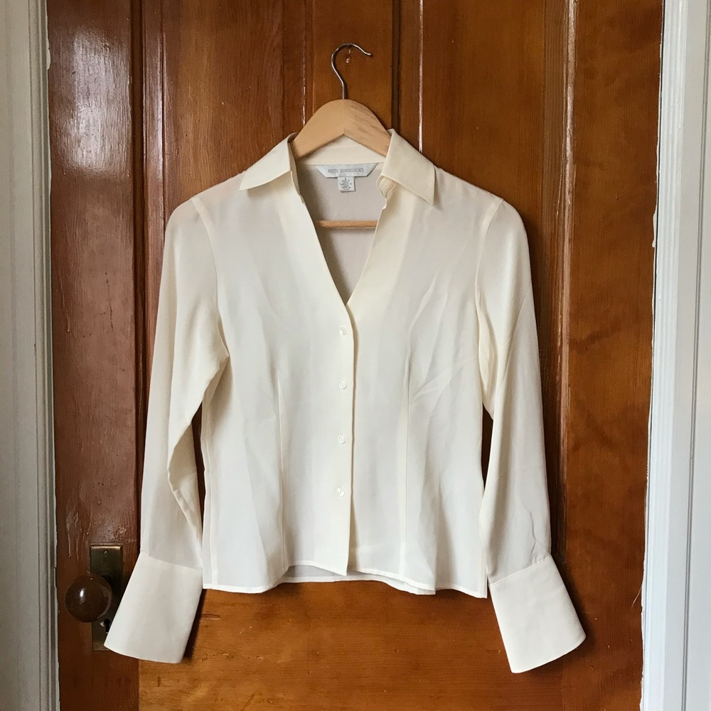 Women’s Vintage Cream Silk Blouse Size 2 Petite.
